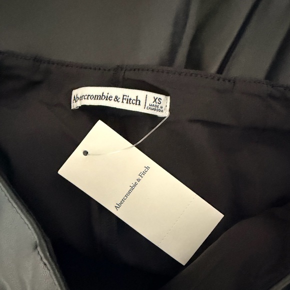 Abercrombie & Fitch Skirt Skort Black Faux Leather Mini Wrap Zipper NWT Sz XS - Picture 8 of 9